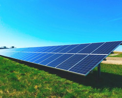 Placas solares al sol Placas solares al sol